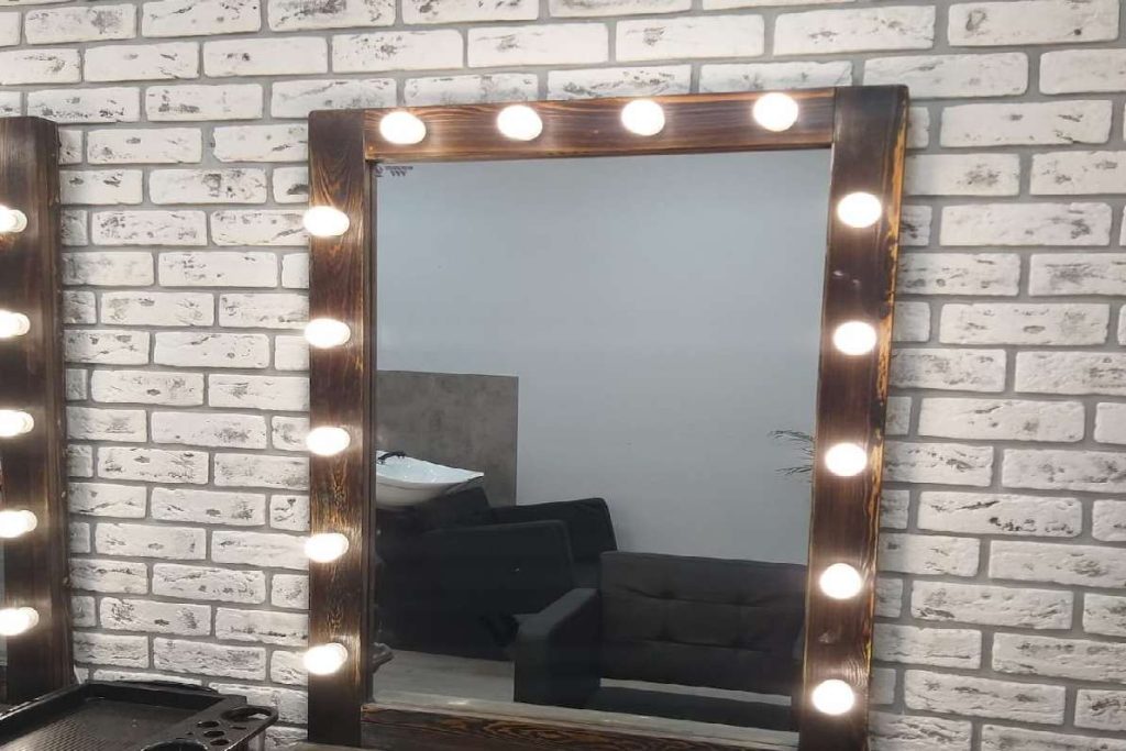 با آینه چراغدار دکوراسیون خود را کامل کنید! (آینه چراغدار)