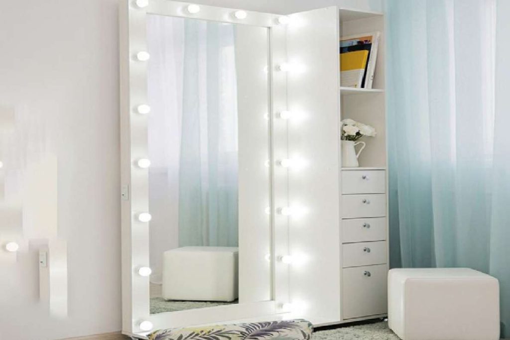 آینه قدی چرخ دار